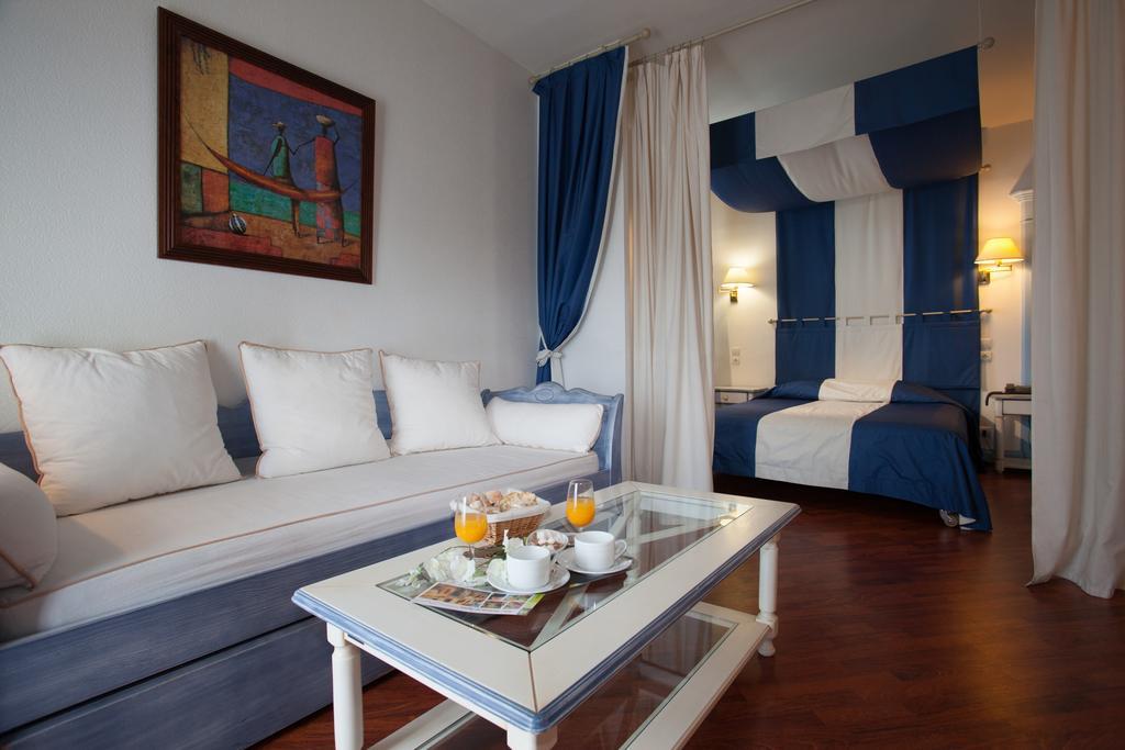 Hotel Moderne Et Pigeon Limoux Room photo